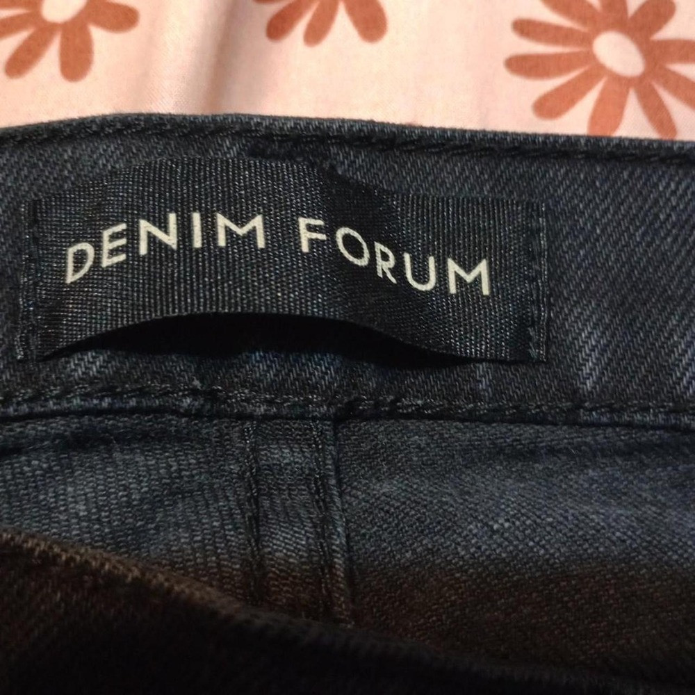 Denim Forum The Yoko Mid Rise Slim Black Jeans Size 25 28L Button Fly